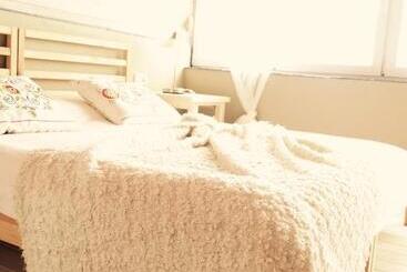 تختخواب و صبحانه Sansofi Guesthouse