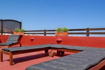 تختخواب و صبحانه Sansofi Guesthouse