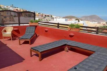 تختخواب و صبحانه Sansofi Guesthouse