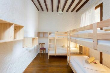 تختخواب و صبحانه Sansofi Guesthouse