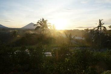 تختخواب و صبحانه Villa Selantang