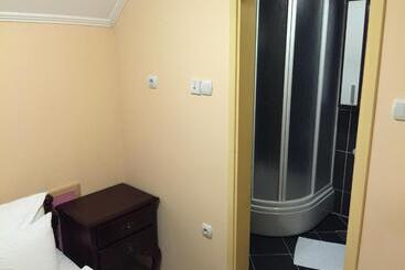 Bed & Breakfast Karavan