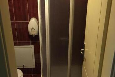 Bed & Breakfast Karavan