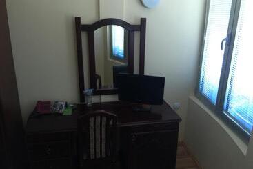 Bed & Breakfast Karavan