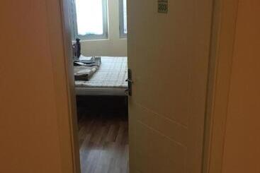 Bed & Breakfast Karavan
