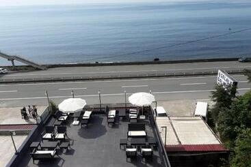 şelale Otel