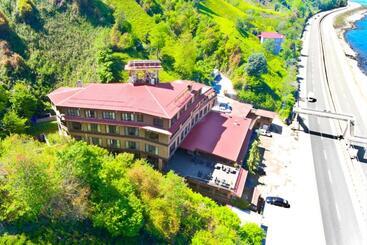 şelale Otel