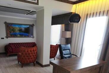 şelale Otel