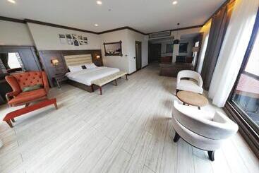 şelale Otel
