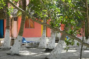 هتل Cabañas Camping Ria Celestun
