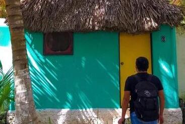هتل Cabañas Camping Ria Celestun