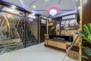 هتل Embassy Grand