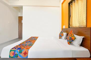 Fabhotel 24 Baner   Nr Mcf Camp