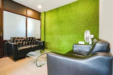 Fabhotel 24 Baner   Nr Mcf Camp