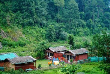 هتل Kainaat A Riverside Homestay