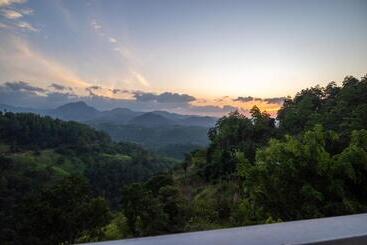 هتل Sky Lodge