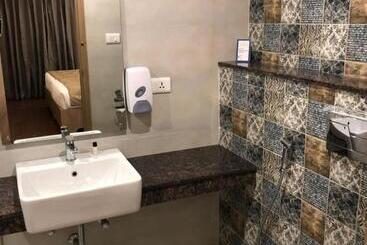 هتل Starlit Suites Tirupati