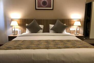 هتل Starlit Suites Tirupati