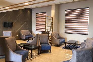 هتل Starlit Suites Tirupati
