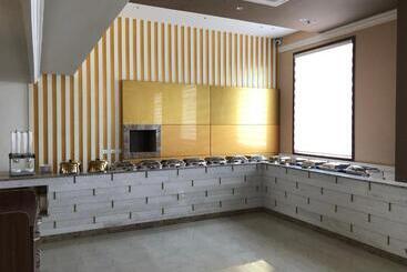 هتل Starlit Suites Tirupati