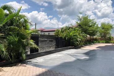 هتل Starlit Suites Tirupati