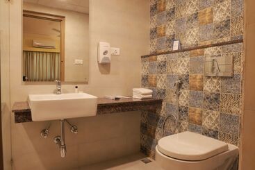 هتل Starlit Suites Tirupati