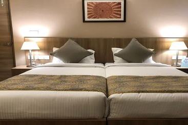 هتل Starlit Suites Tirupati