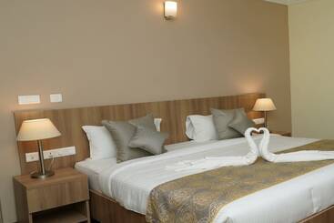 هتل Starlit Suites Tirupati