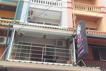 هتل Thai Orchid Guest House