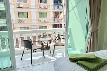 هتل Thai Orchid Guest House