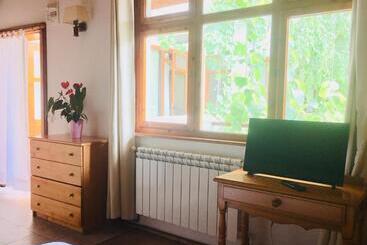 膳宿费 Guest House Barbov
