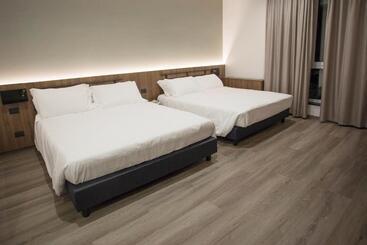 هتل Moody Smart & Comfy