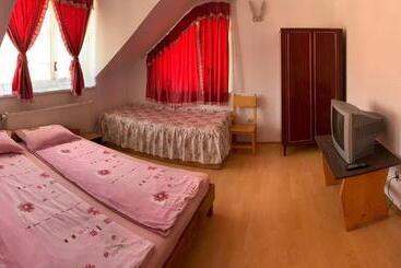 پانسیون Casa Debora