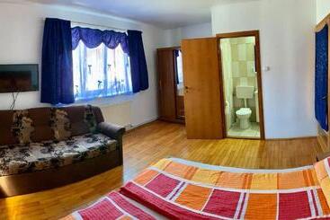 پانسیون Casa Debora