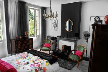 پانسیون Le Cherche Midi Chambres D Hôtes Avec Cuisine Equipee Grand Jardin Parking Securise Gratuit
