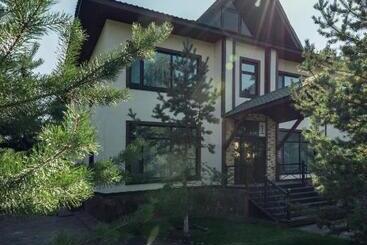 هاستل Borovoe Country Club
