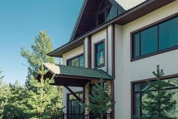 هاستل Borovoe Country Club