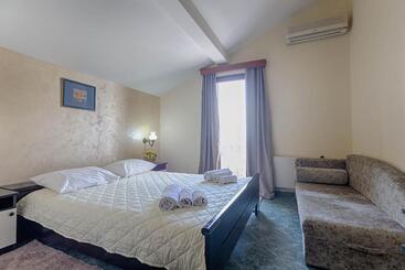 پانسیون Mali Miločer Bay Accommodation