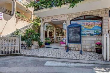 پانسیون Mali Miločer Bay Accommodation