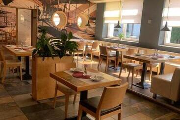 膳宿费 Restaurace A Penzion Vrtule