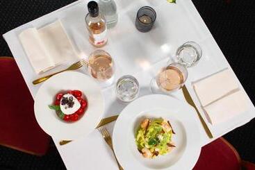 膳宿费 Suite Stays By Hotel La Perla