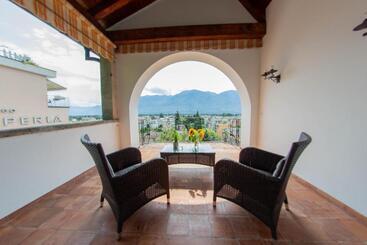 膳宿费 Suite Stays By Hotel La Perla