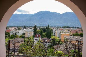 펜션 Suite Stays By Hotel La Perla
