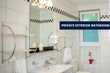 膳宿费 Suite Stays By Hotel La Perla