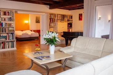 펜션 Suite Stays By Hotel La Perla