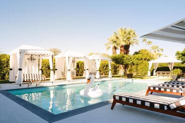 El Cid By Avantstay 16 Occ Full Hotel Buyout In Palm Springs W Pool