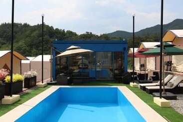בית מלון כפרי Andong Sunrise Glamping