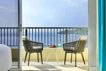 La Vue Boutique Hotel & Beach Club