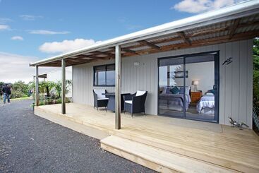 هتل Auckland Country Cottages