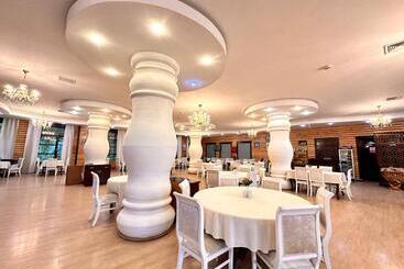 هتل Deluxe Park Qusar Resort & Spa